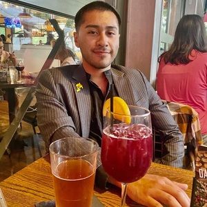 Meet your Posher, Carlos